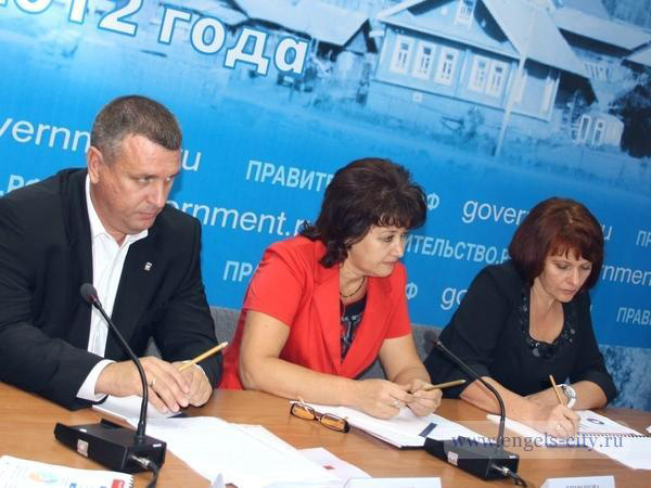 Премьер-министр РФ Дмитрий Медведев побывал с рабочим визитом в Энгельсском районе