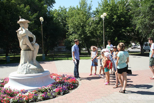 Состоялась пешеходная экскурсия по памятным местам Энгельса