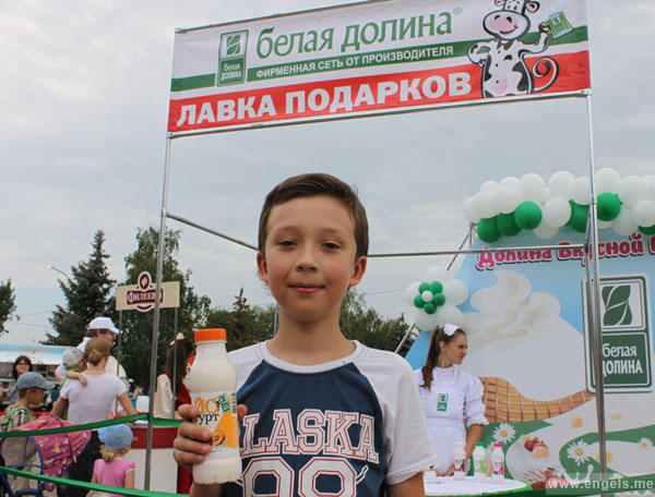 Депутат Энгельсского городского Совета депутатов Алексей Михайлов поздравил жителей Новопушкинского муниципального образования